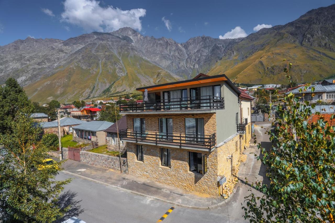 Hotel Inside Kazbegi ภายนอก รูปภาพ