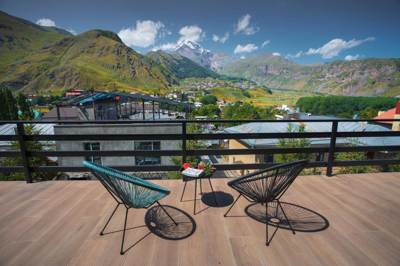 Hotel Inside Kazbegi ภายนอก รูปภาพ