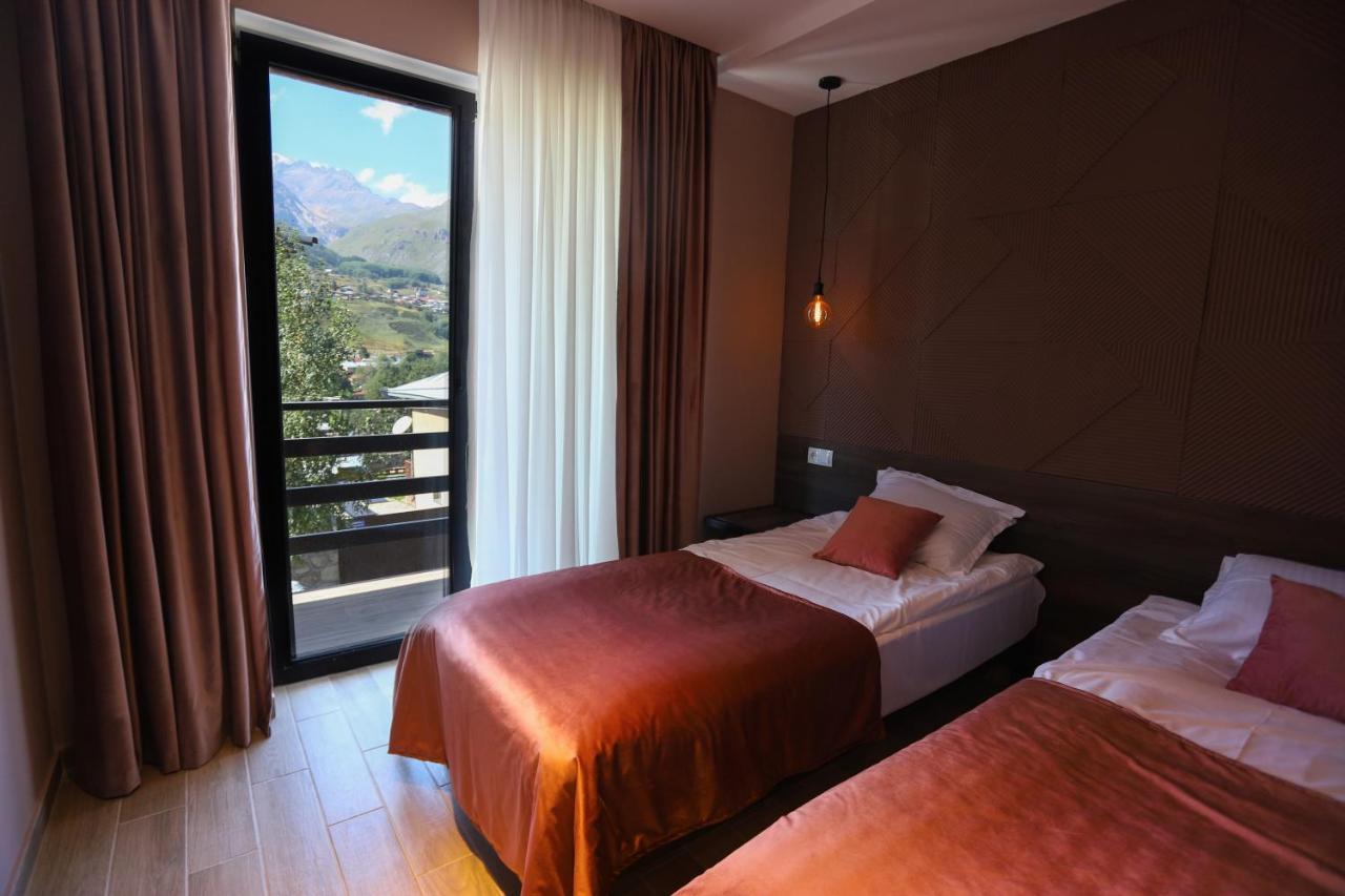 Hotel Inside Kazbegi ภายนอก รูปภาพ