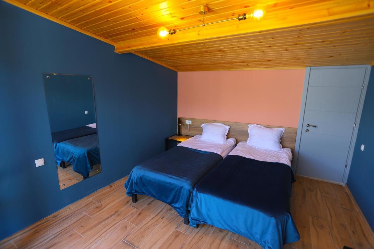 Hotel Inside Kazbegi ภายนอก รูปภาพ